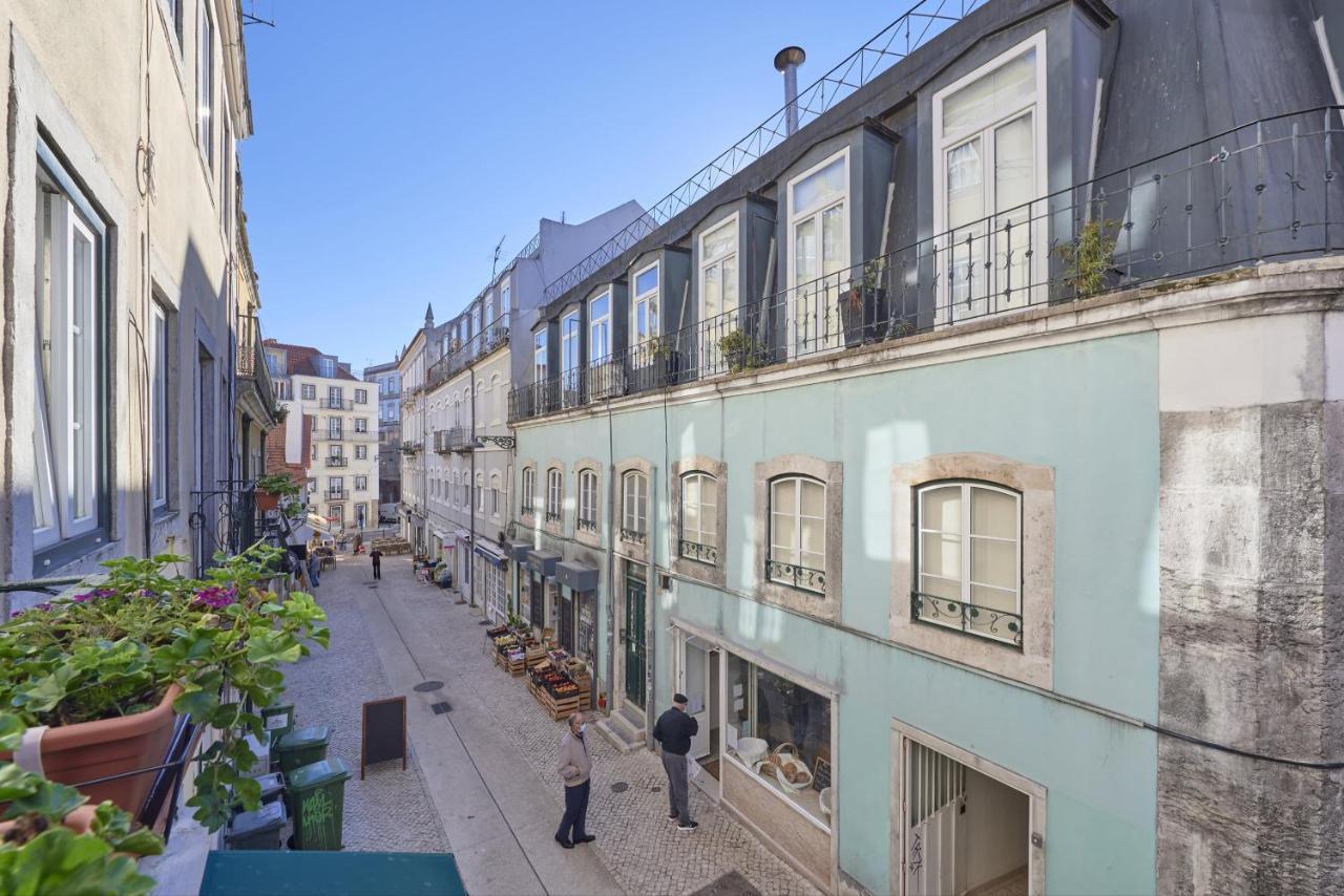 Amazing Terrace And Riverview In Historical Lisbon Exterior photo